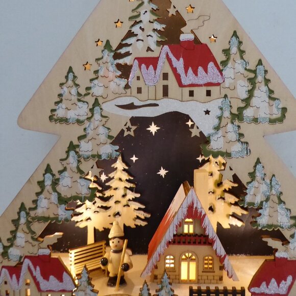 NEW 17” CHRISTMAS LED LIGHT UP LASER CUT WOOD SANTA CLAUS WINTER VILLAGE SCENE - Picture 7 of 16